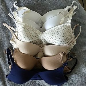 Bundle of 6 wire-free bras. Size 36A. Nice.